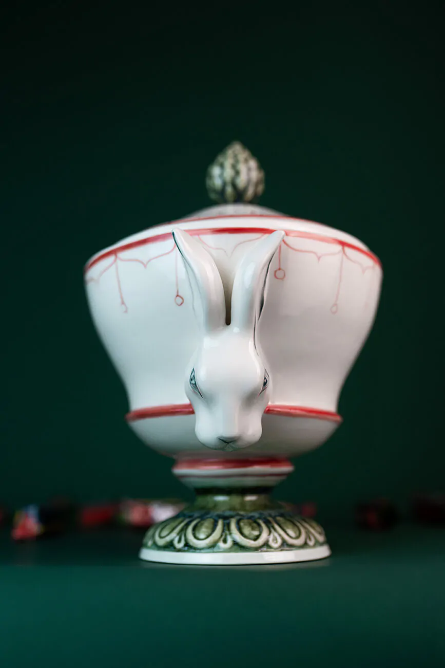 Цукерниця з зайчиком червоно-зелена Art Hall Ceramics