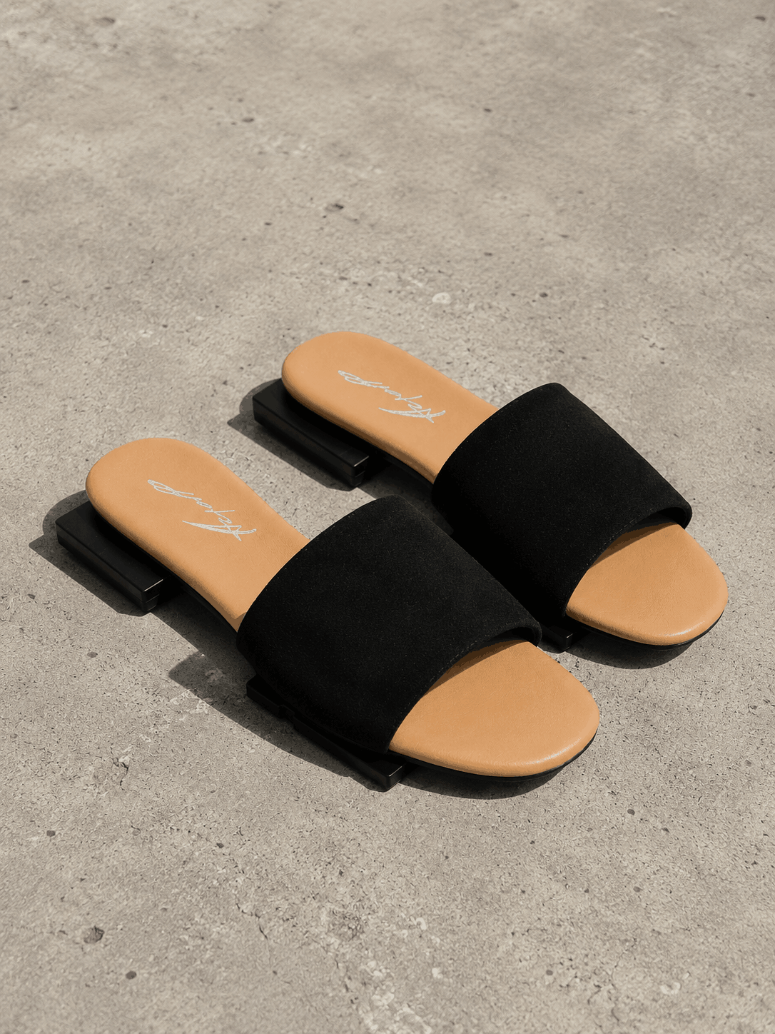 Шльопанці Artel shoes